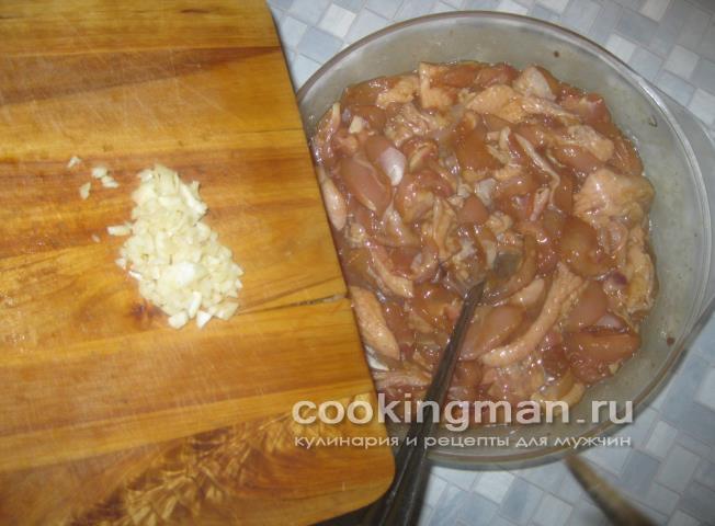 Курица жареная с луком в японском соусе курица жареная