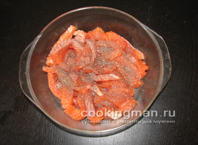 Слабосоленая форель маринованная в луке и черном перце рецепт приготовления форели