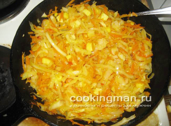 Капуста жареная с овощами и яблоками рецепт жареной капусты