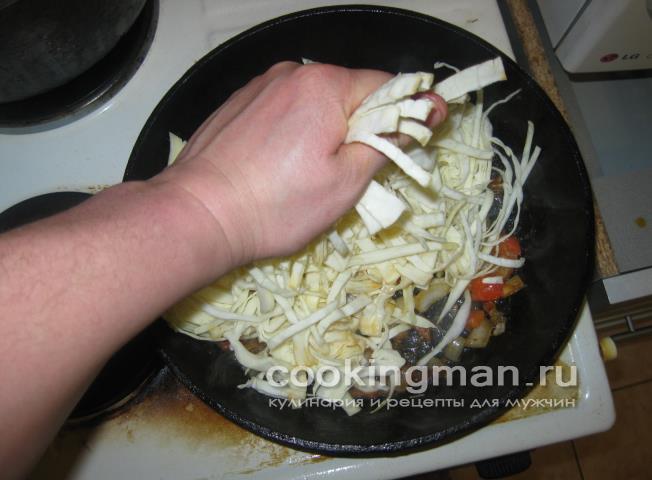 Капуста жареная с овощами и яблоками рецепт жареной капусты