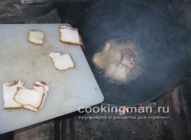 Картошка жареная с салом и луком картошка с салом