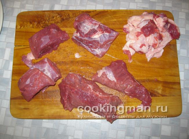 баранину нарезаем крупно