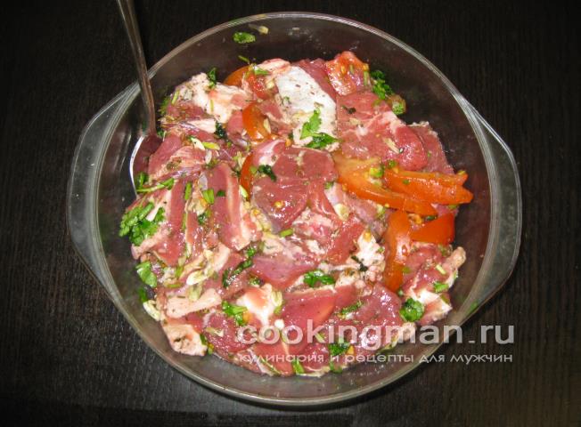 Бараньи ребрышки и лопаточки тушеные с луком и овощами баранина с овощами