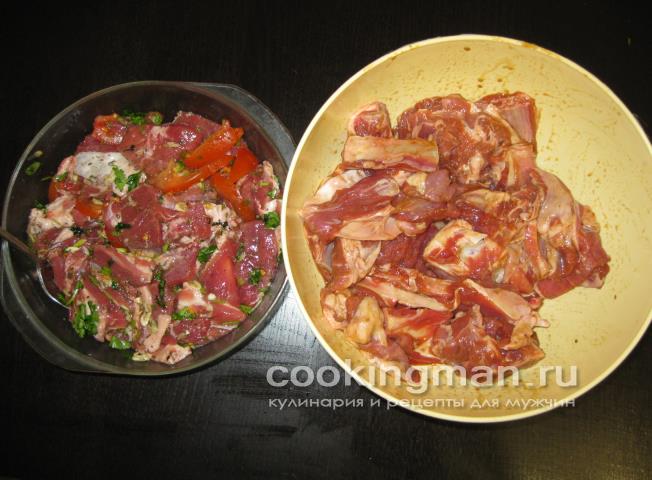 Бараньи ребрышки и лопаточки тушеные с луком и овощами бараньи ребрышки