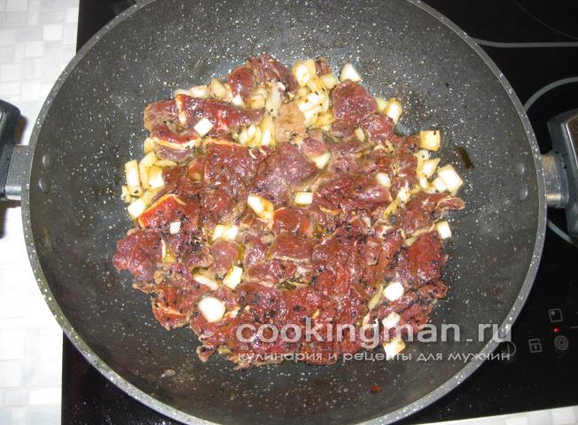 Говядина жареная с креветками и овощами жареная говядина