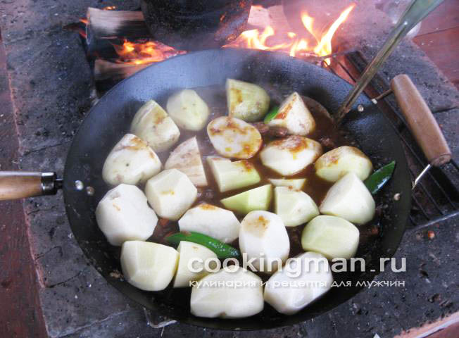 Грудинка тушеная с картошкой тушеная свиная грудинка