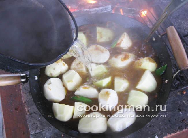 Грудинка тушеная с картошкой тушеная картошка