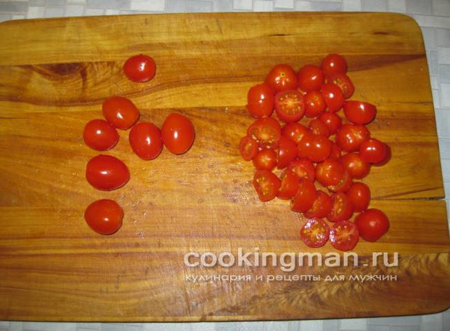 Салат с рукколой, черри и пармезаном салат с рукколой и помидорами