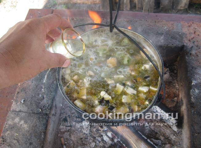 Уха из стерлядки, семги и масляной рыбы уха из стерляди