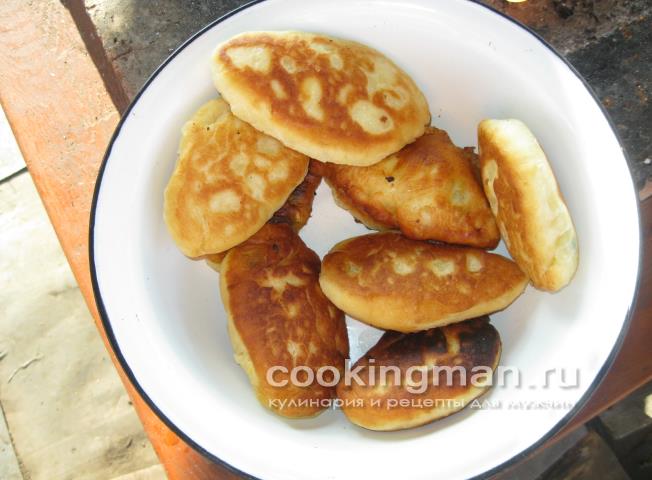 Пирожки с луком и яйцами пирожки с яйцом и луком