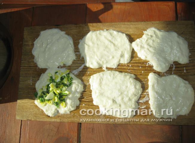 Пирожки с луком и яйцами пирожки с яйцом и луком