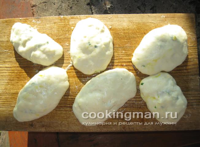 Пирожки с луком и яйцами пирожки с яйцом и луком