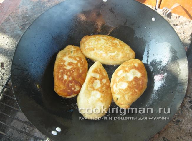 Пирожки с луком и яйцами пирожки с яйцом и луком